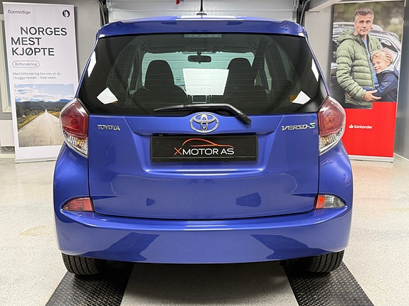 Toyota Verso-S 7 of 30