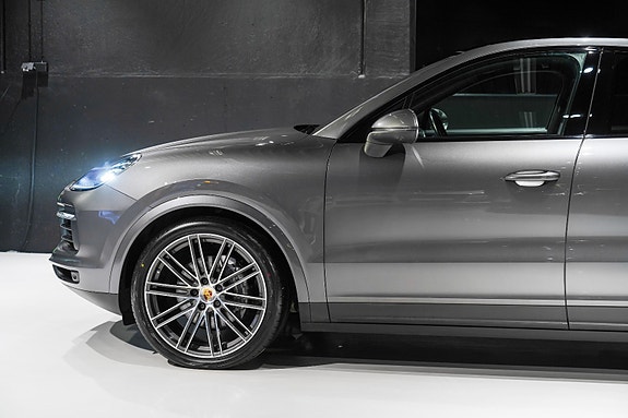 Porsche Cayenne Coupe 4 of 5