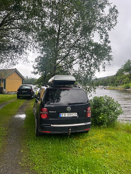 Volkswagen Touran 3 of 3