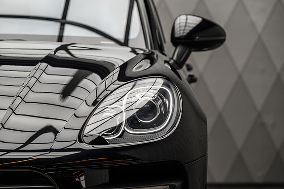Porsche Macan 5 of 5