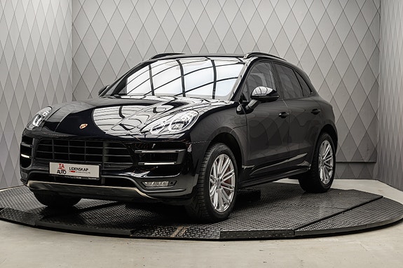Porsche Macan 2 of 5