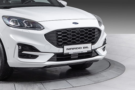 Ford Kuga 2 of 5