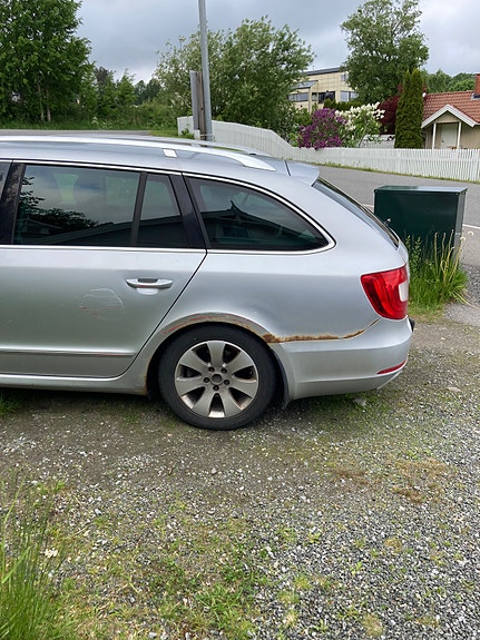 Skoda Superb 9 of 13