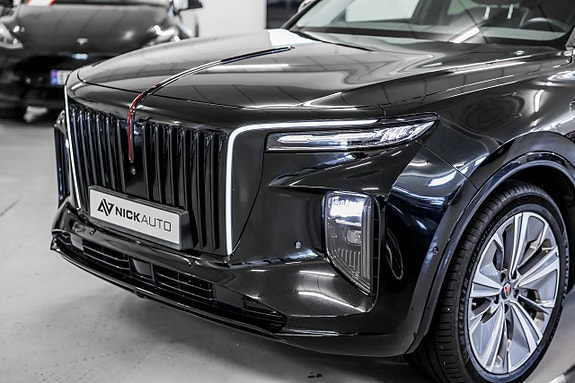 Hongqi E-HS9 3 of 5