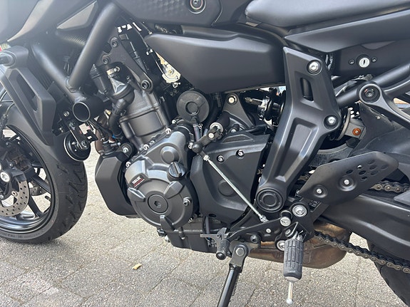 Yamaha MT-07 13 of 16