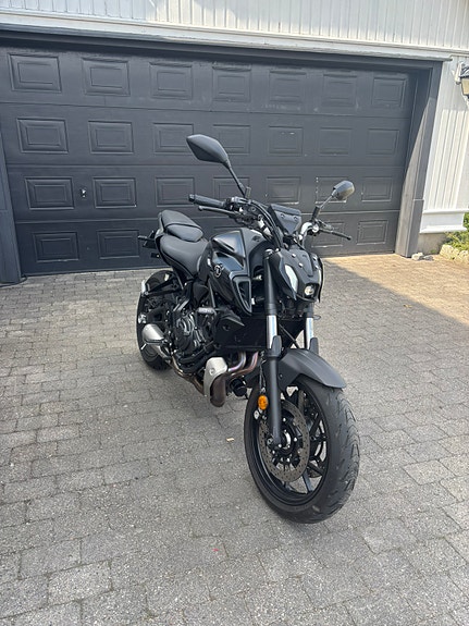 Yamaha MT-07 4 of 5