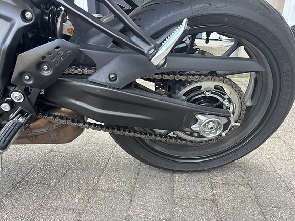 Yamaha MT-07 12 of 16
