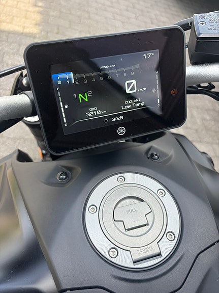 Yamaha MT-07 11 of 16