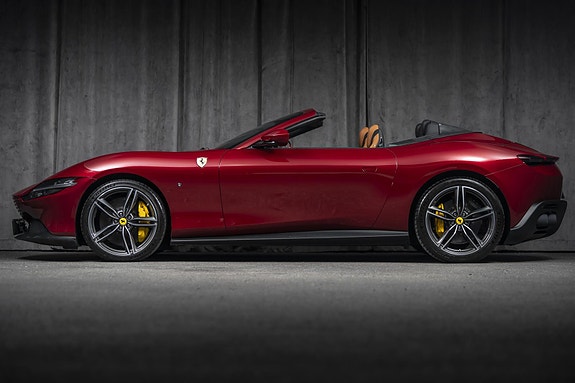 Ferrari Roma Spider 2 of 30