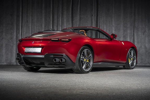 Ferrari Roma Spider 5 of 30