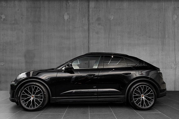 Porsche Macan 2 of 5