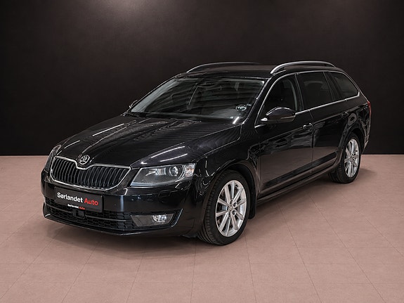 Skoda Octavia 2 of 5