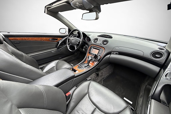 Mercedes-Benz SL500 25 of 30