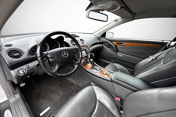 Mercedes-Benz SL500 23 of 30
