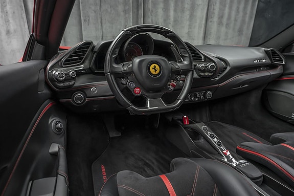 Ferrari 488 GTB 19 of 30