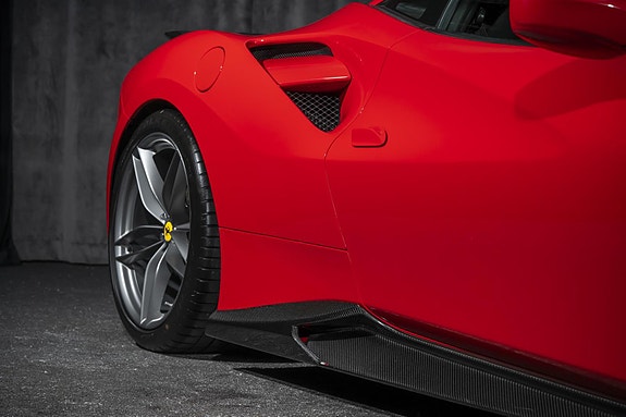 Ferrari 488 GTB 14 of 30