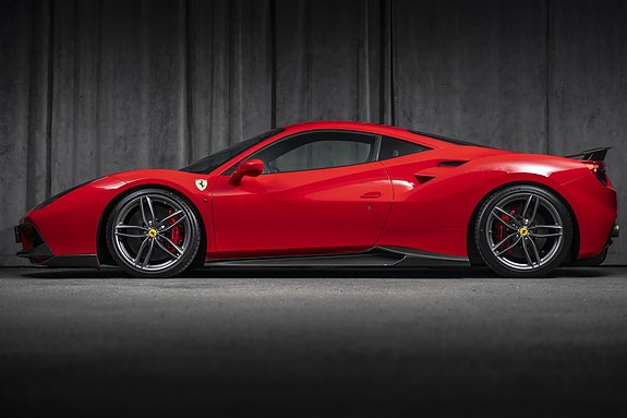 Ferrari 488 GTB 2 of 5
