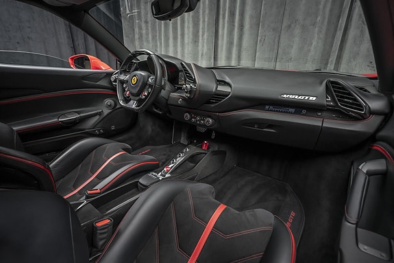 Ferrari 488 GTB 9 of 30