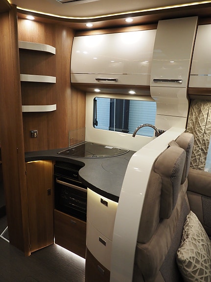 Carthago C-Tourer I 150 QB 11 of 30