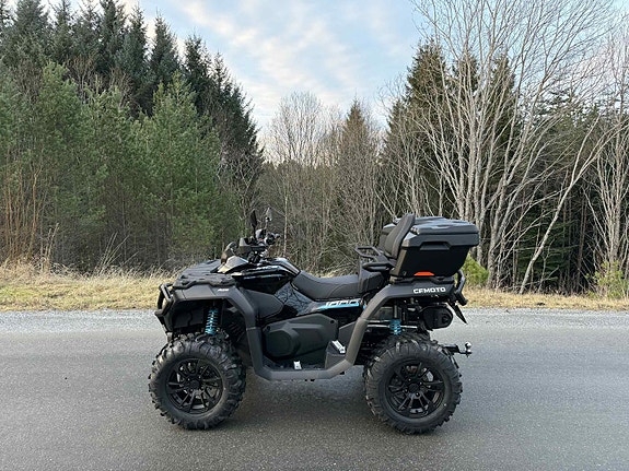 CFMOTO CFORCE 1000 - T3A 40 KM/T T3B 60km/t - T3B 60KM/T - Kjøres med traktor sertifikat fra fylte 16år - Servo - Ledlys - Henger feste - Bagasjeboks - Fanger Foran & bak 2 of 5