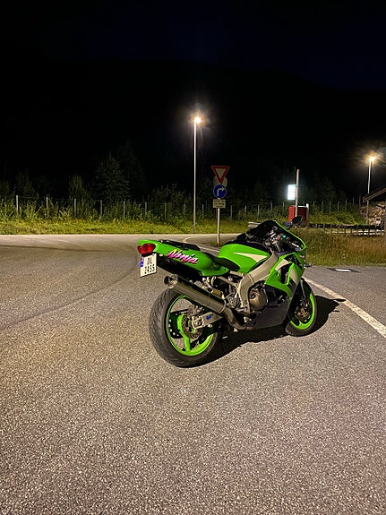 Kawasaki Ninja ZX-6R 9 of 26