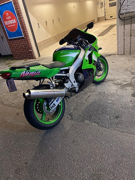 Kawasaki Ninja ZX-6R 11 of 26