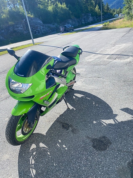 Kawasaki Ninja ZX-6R 2 of 26