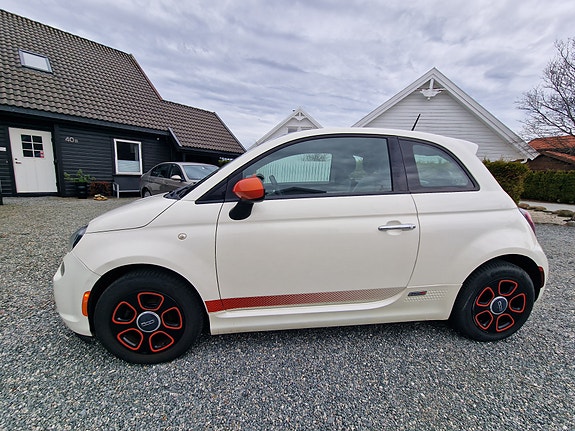 Fiat 500e 4 of 5