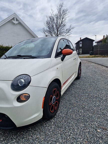 Fiat 500e 3 of 5