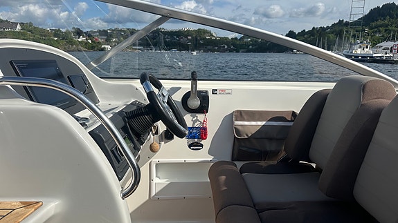 Yamarin 79 DC - Ankervinsj, varmer, baugthruster, kartplotter, Yamaha F300 28 of 30