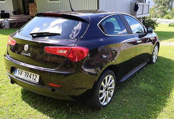 Alfa Romeo Giulietta 3 of 5