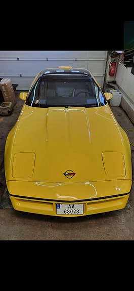 Chevrolet Corvette 4 of 5