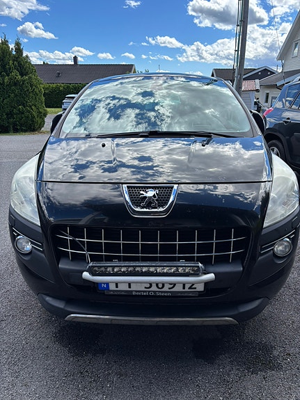 Peugeot 3008 2 of 5