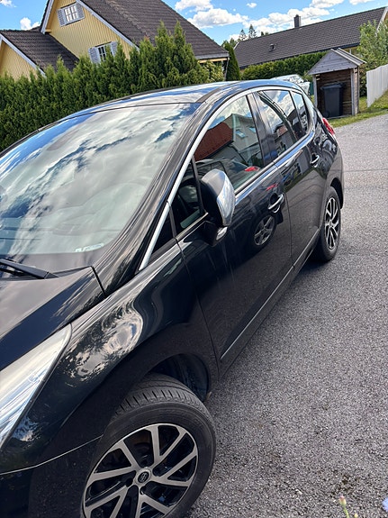 Peugeot 3008 3 of 5