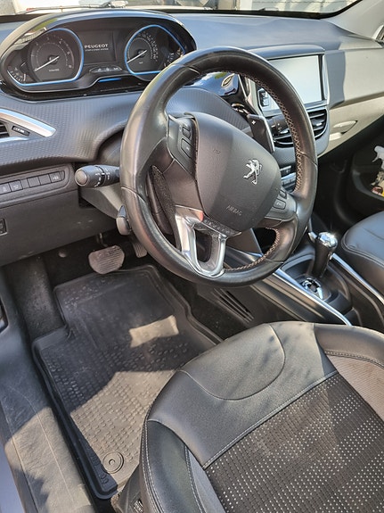 Peugeot 2008 8 of 19