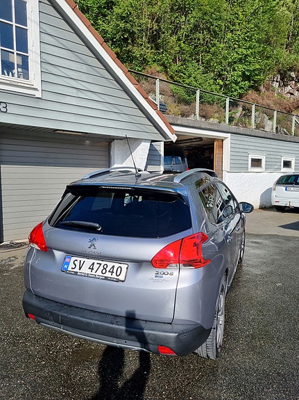 Peugeot 2008 4 of 5