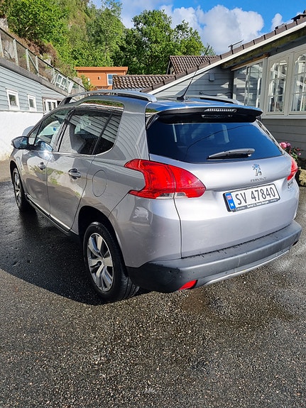 Peugeot 2008 3 of 5