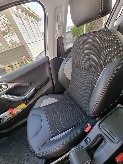 Peugeot 2008 17 of 19
