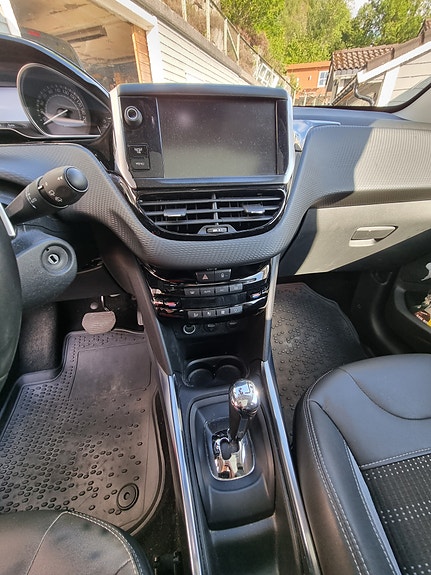 Peugeot 2008 10 of 19
