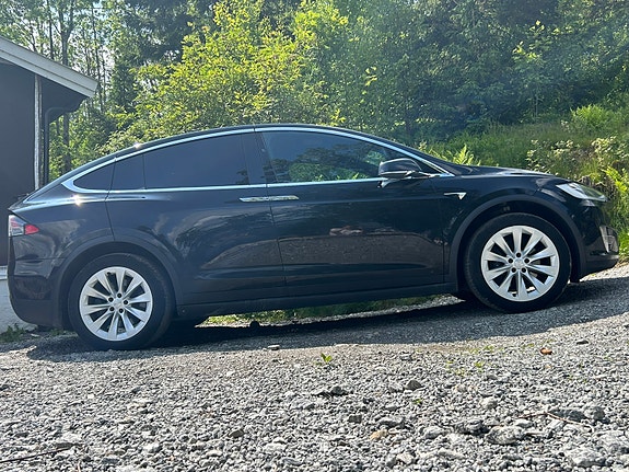 Tesla Model X 5 of 5