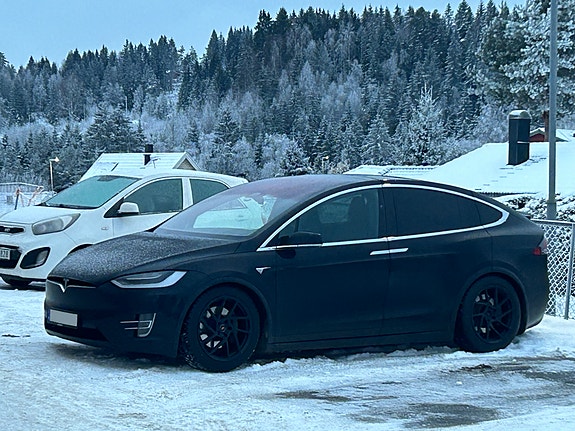 Tesla Model X 2 of 5