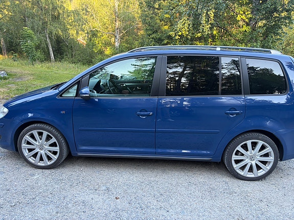 Volkswagen Touran 5 of 5