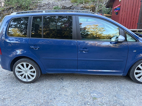 Volkswagen Touran 3 of 5
