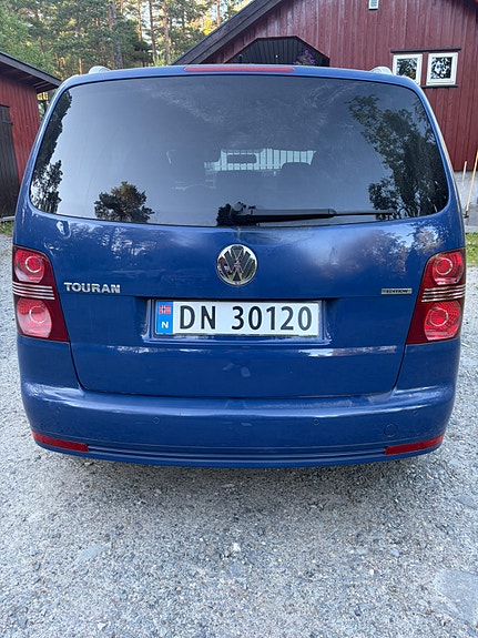 Volkswagen Touran 4 of 5
