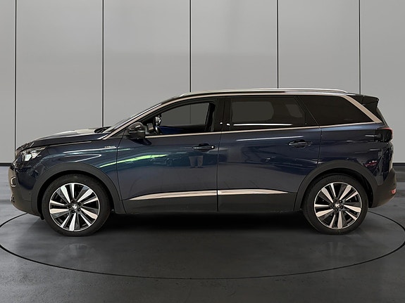 Peugeot 5008 2 of 5