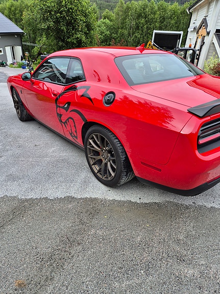 Dodge Challenger 4 of 5