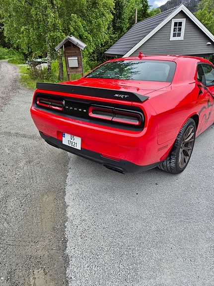 Dodge Challenger 3 of 5