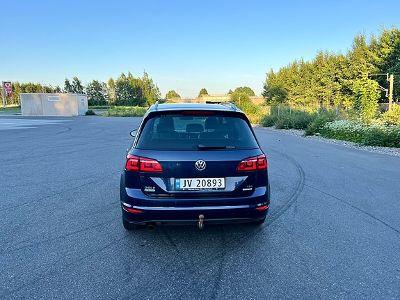 Volkswagen Golf Sportsvan 4 of 5