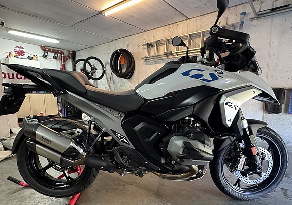 BMW R 1300 GS 2 of 11