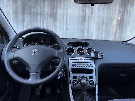 Peugeot 308 15 of 29
